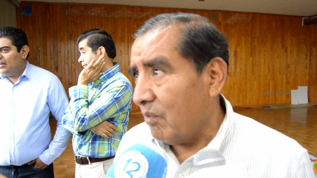 Gustavo y estudiantes