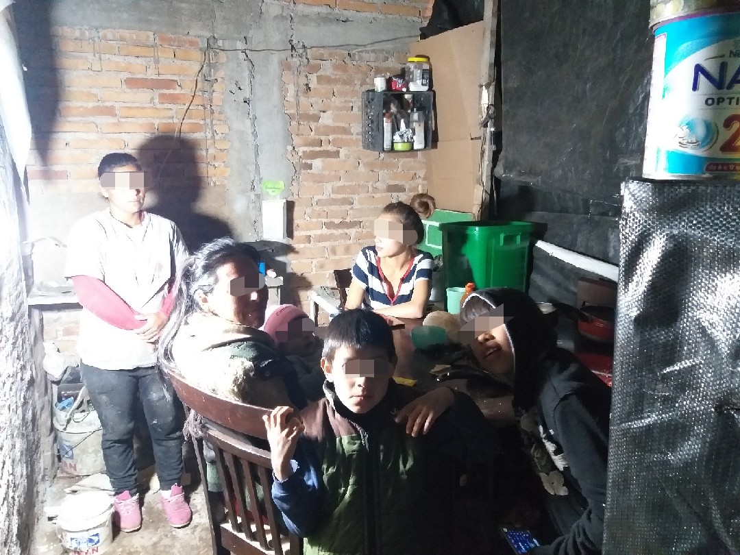 familia-hacinada-6